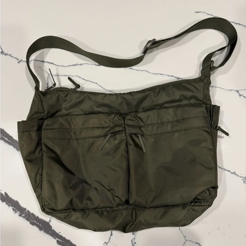 Uniqlo Shoulder Bag - Picture 1 of 5